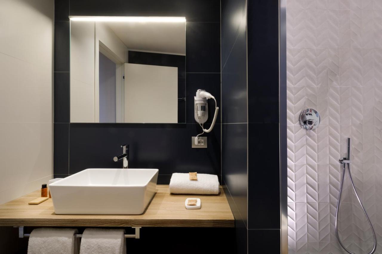 Hotel Baylle Каляри Екстериор снимка