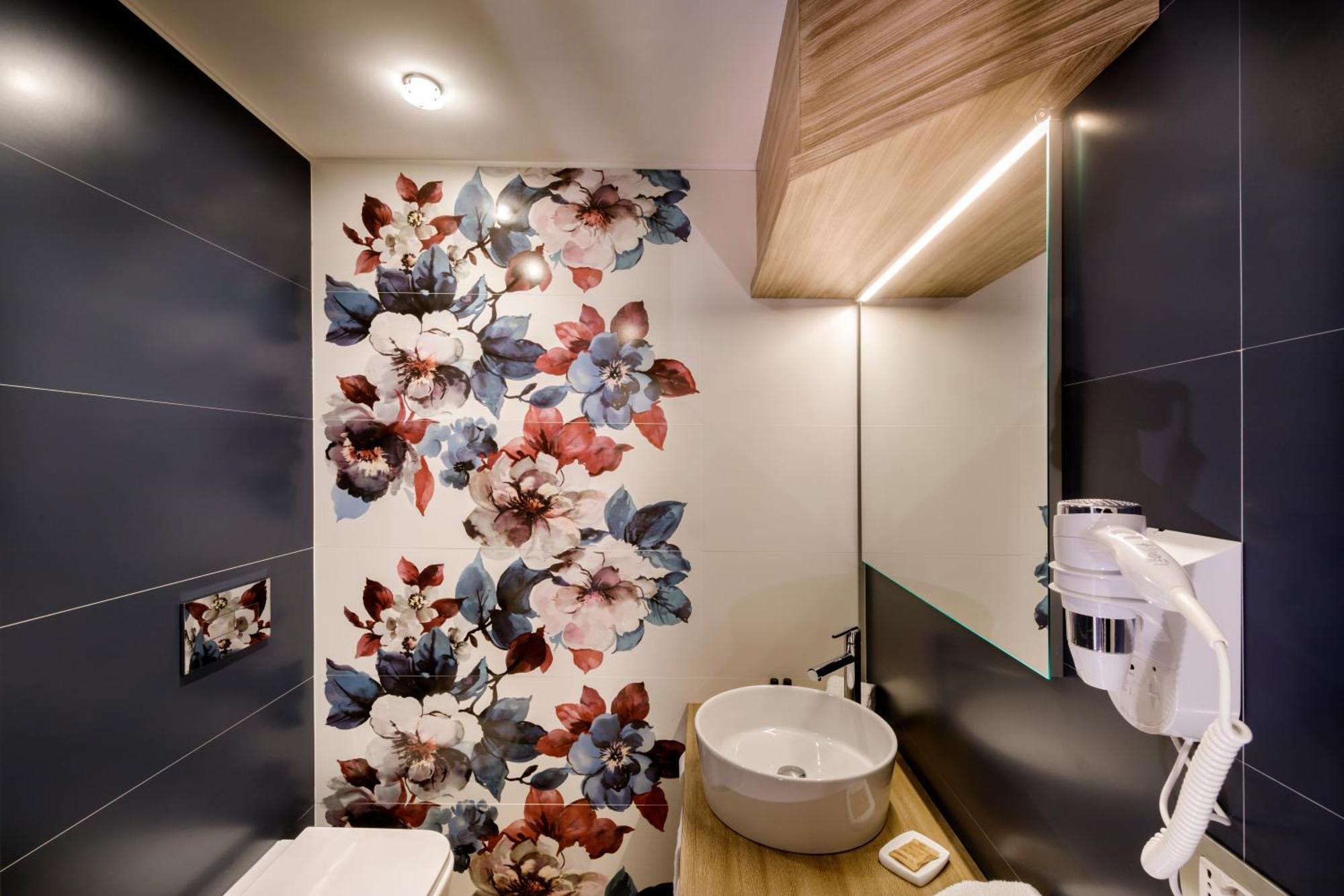 Hotel Baylle Каляри Екстериор снимка